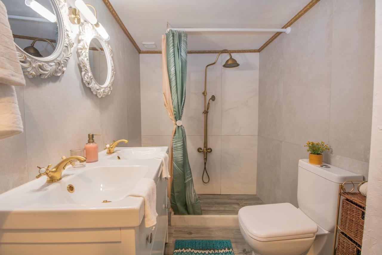 דירה Philoxenia Traditional House *