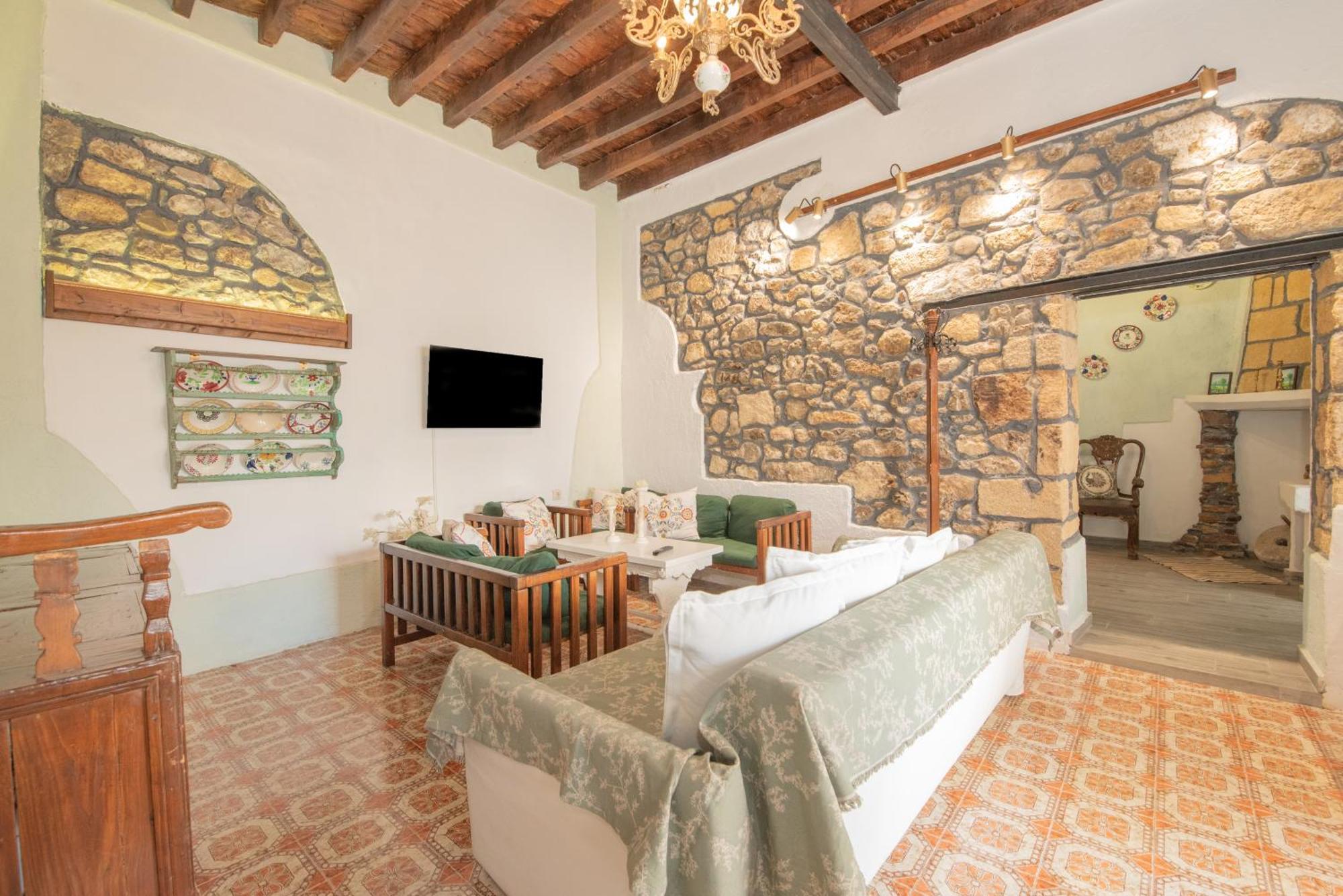Philoxenia Traditional House * פסטידה