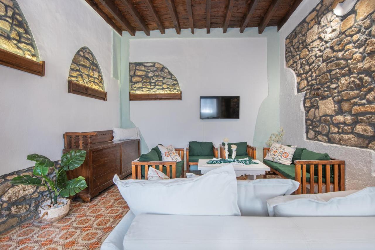 Philoxenia Traditional House Apartment