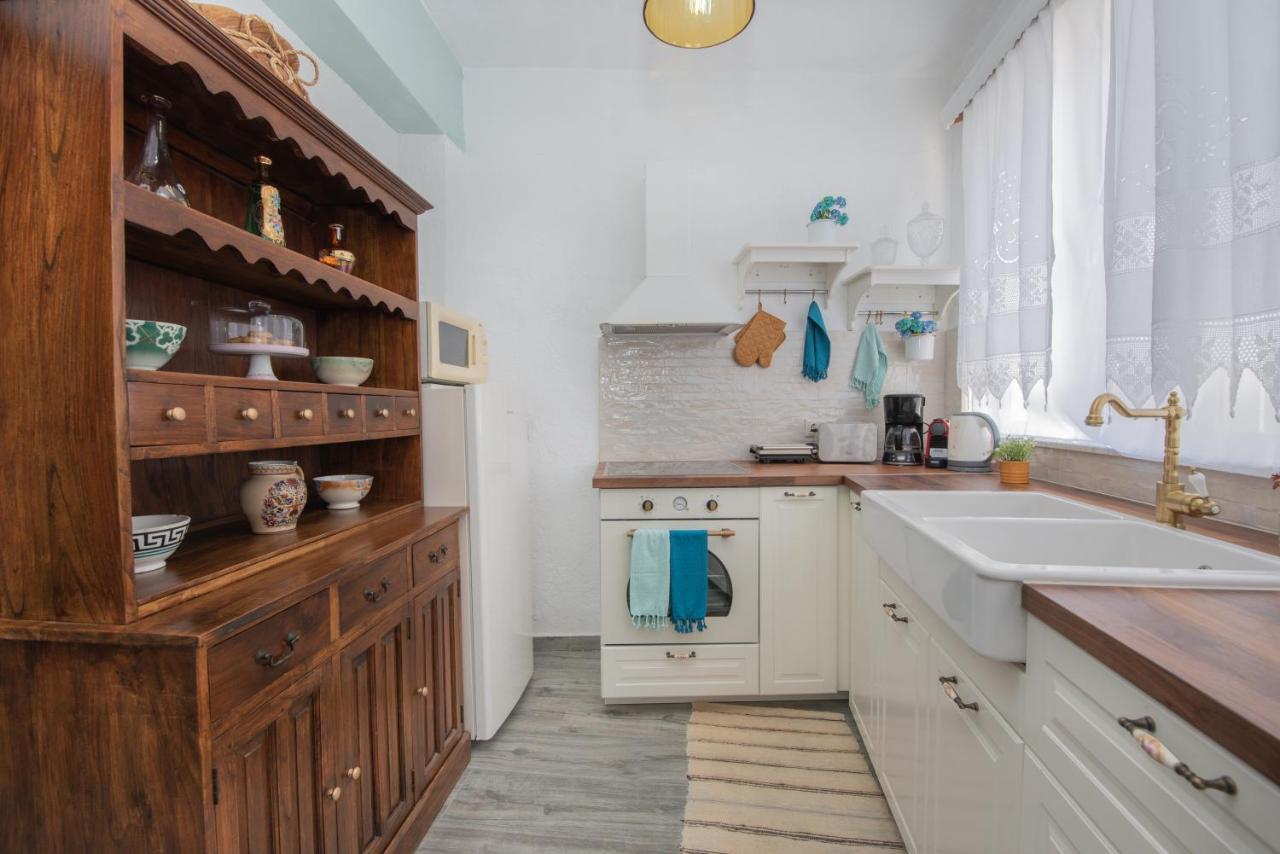 Philoxenia Traditional House Apartment Pastida
